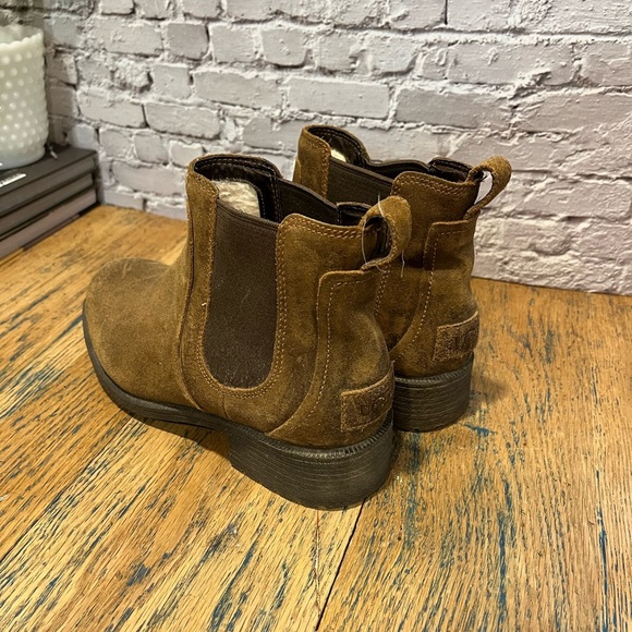❣️UGG – 7.5 – Brown Chelsea Boots - Picture 6 of 11